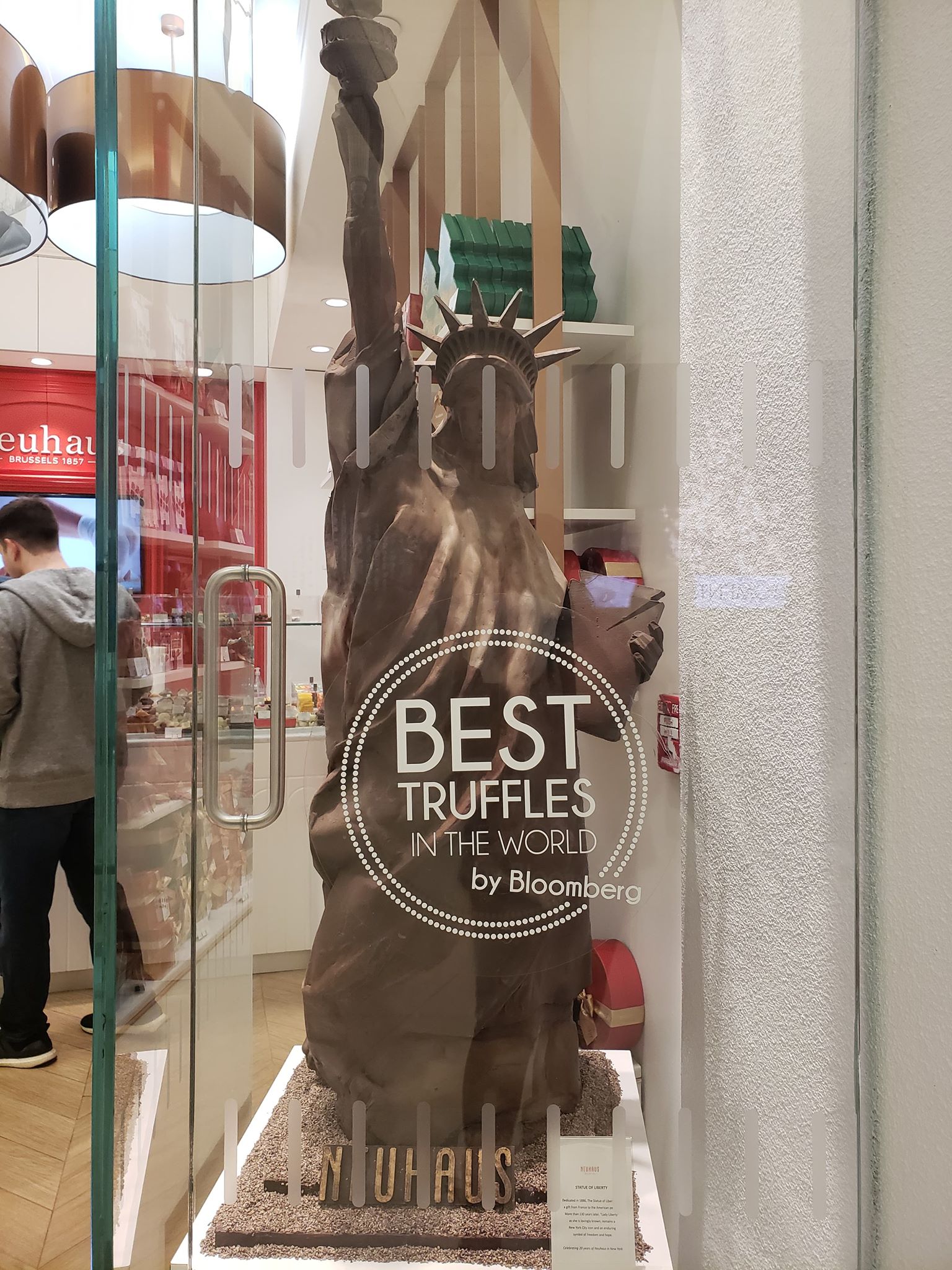 49474975_321795648421425_5075483263091343360_n